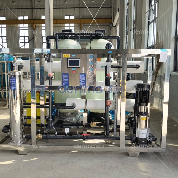 Industrial Vertical Reverse Osmosis Water Purification Unit